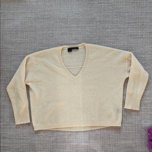 360 Cashmere V Neck boxy sweater.